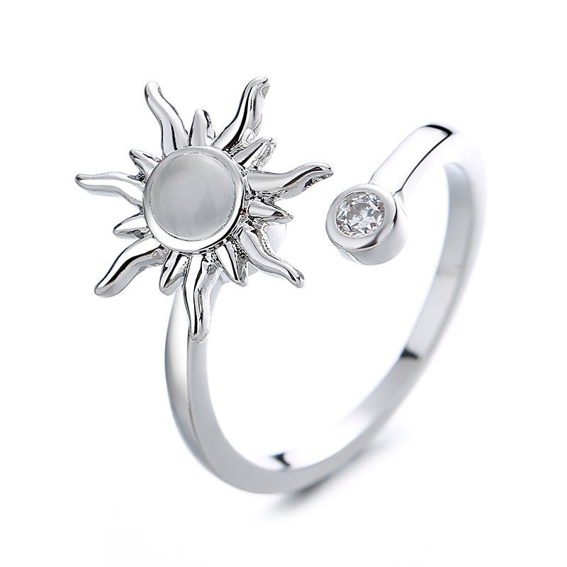 Goldring "Sonnenlicht" mit Mondstein und Kristall - Nach - Dir.de