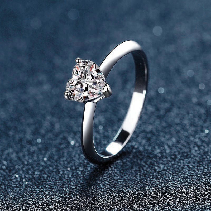 Herzförmiger Verlobungsring aus Silber mit Zirkonia - Nach - Dir.de