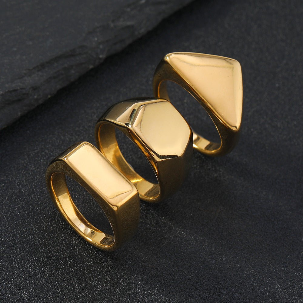 Schlichter Goldring mit Gravurfläche - Nach - Dir.de